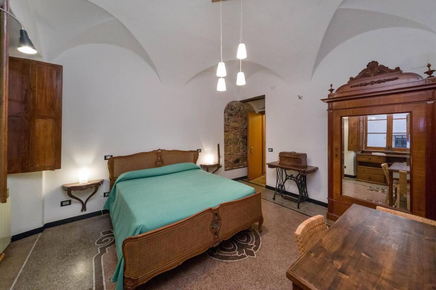 Lovingenoa Old Stone Apartment Exterior photo
