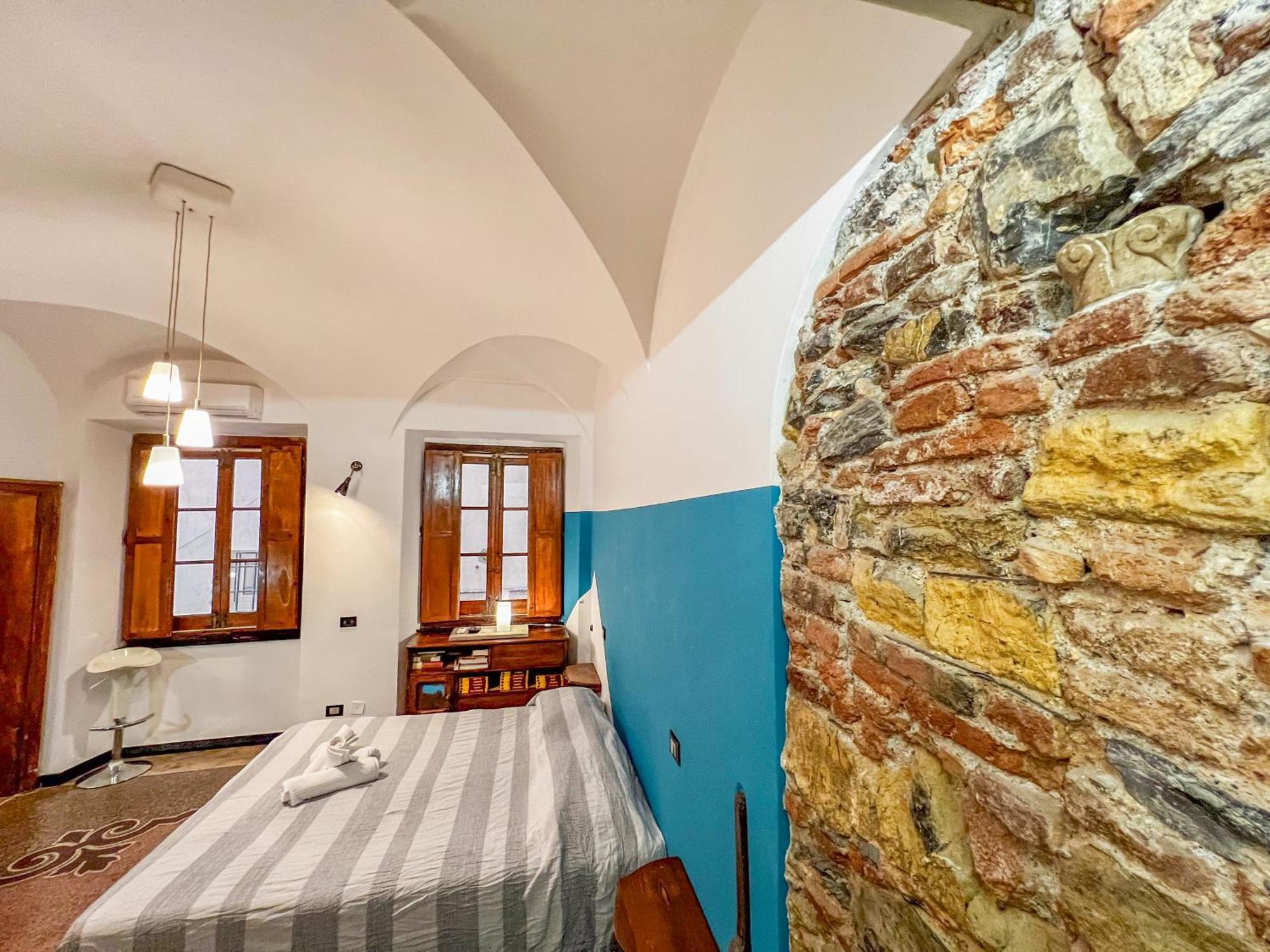 Lovingenoa Old Stone Apartment Exterior photo