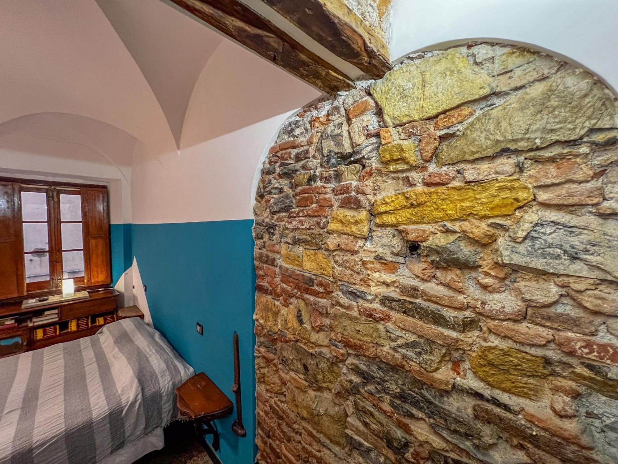Lovingenoa Old Stone Apartment Exterior photo
